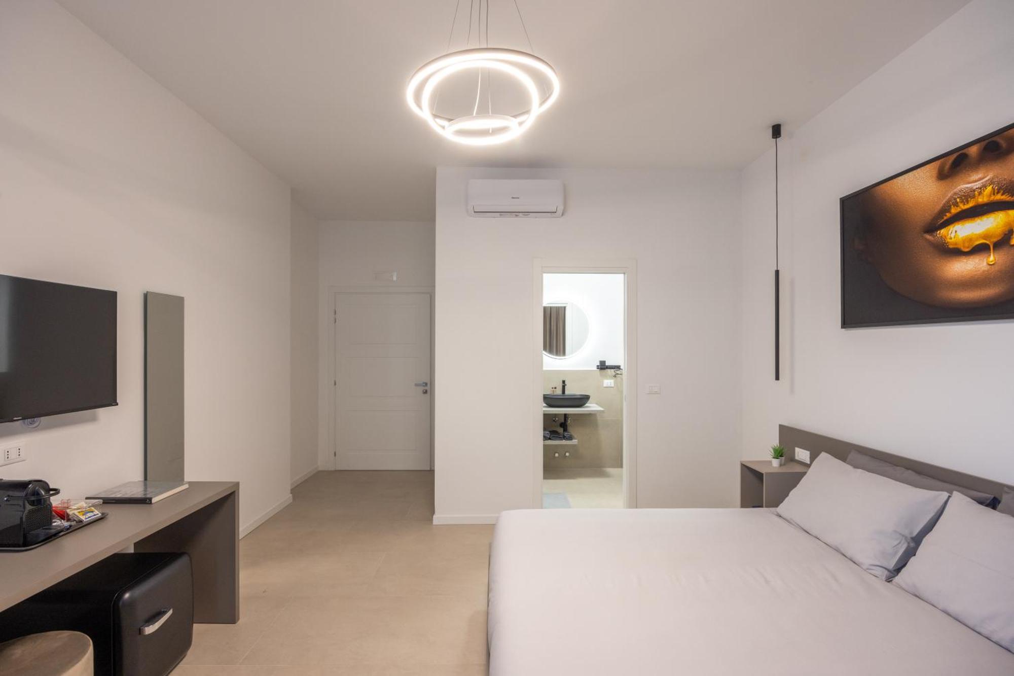 Luxury Station Suite โบโลญญา ภายนอก รูปภาพ