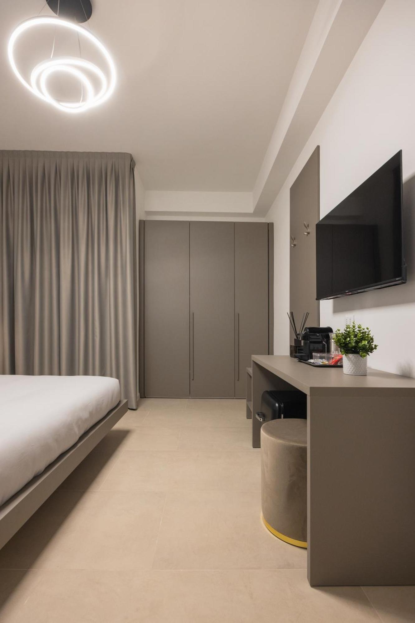 Luxury Station Suite โบโลญญา ภายนอก รูปภาพ