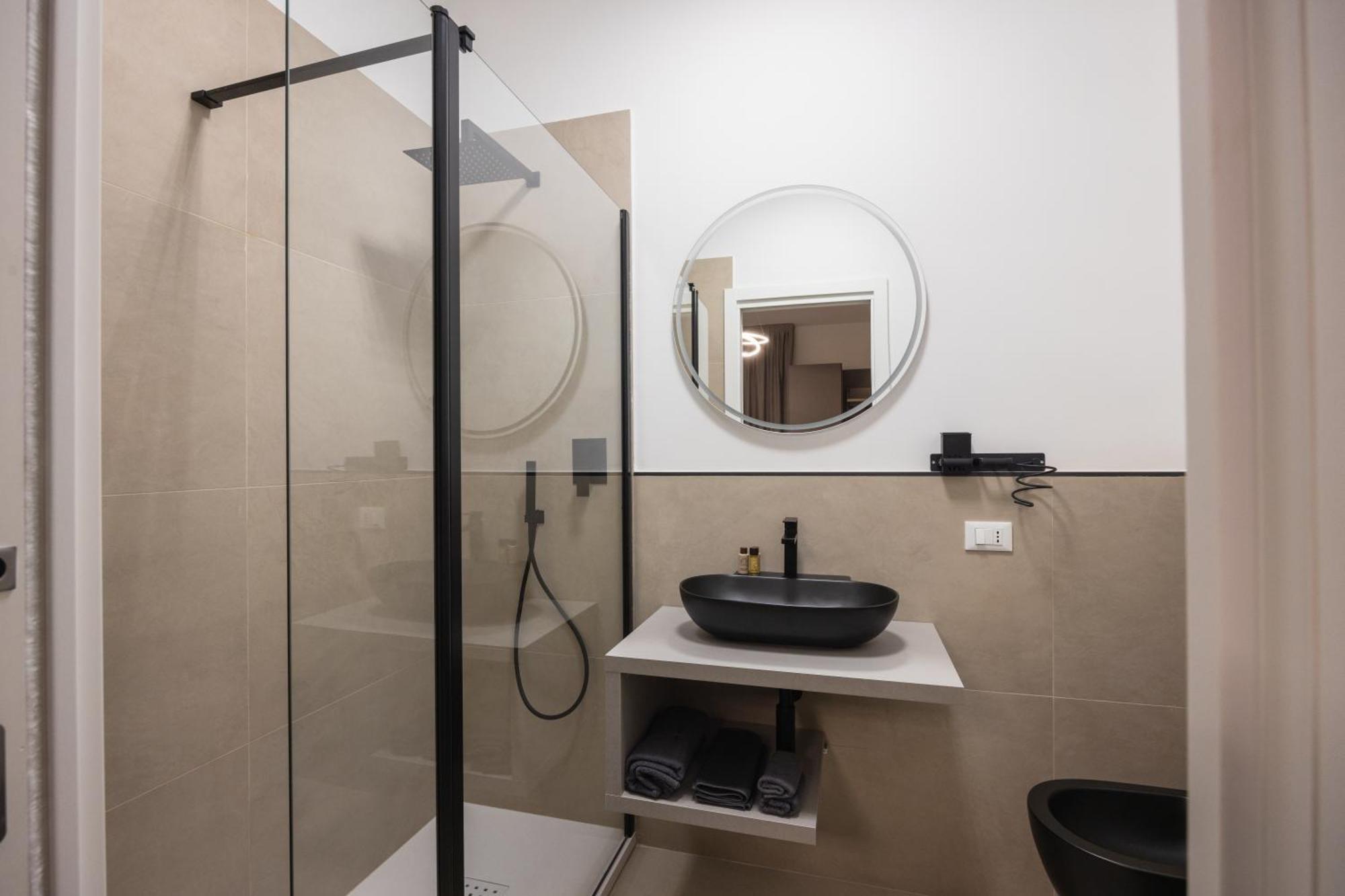 Luxury Station Suite โบโลญญา ภายนอก รูปภาพ